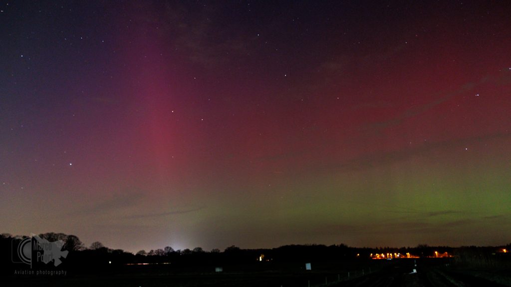 Noordedlicht boven Nederland bij het voormalig militair vliegveld Twente.